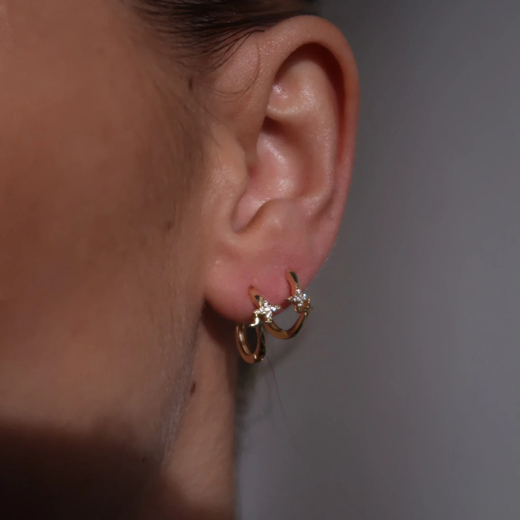 STAR HUGGIE HOOPS 1,1CM